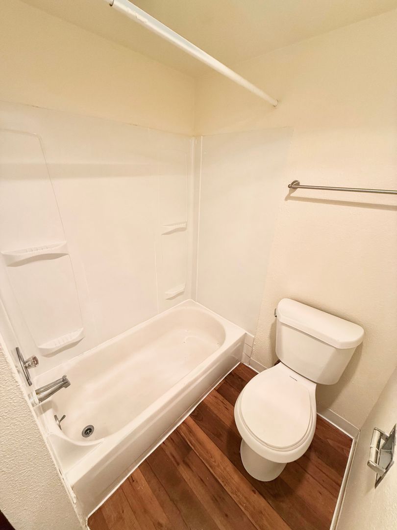 Spacious 2-Bedroom U-District Apartment | Tour Today! 18 of 20