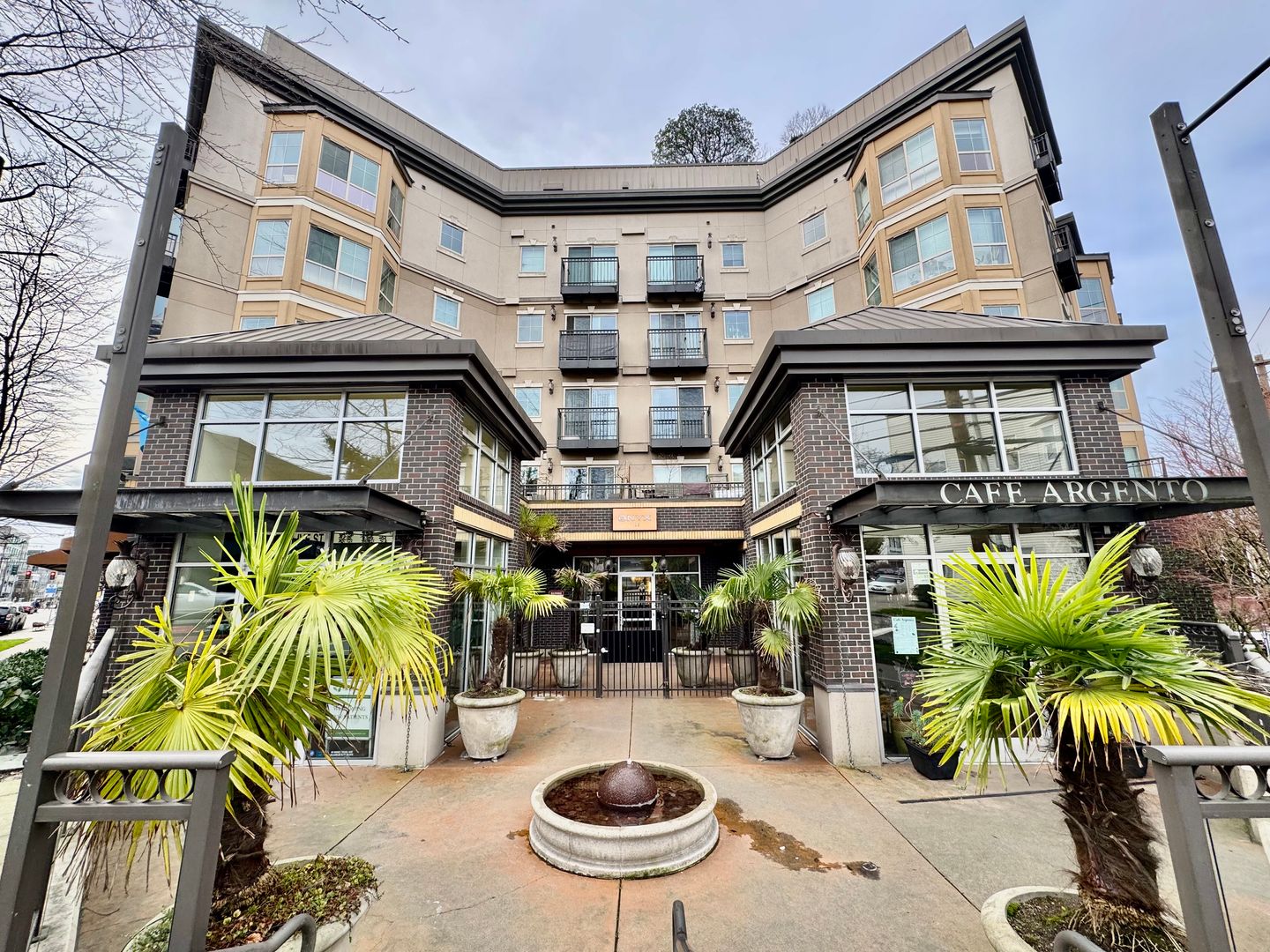 Seattle Condo: 1125 E Olive St, Unit 302