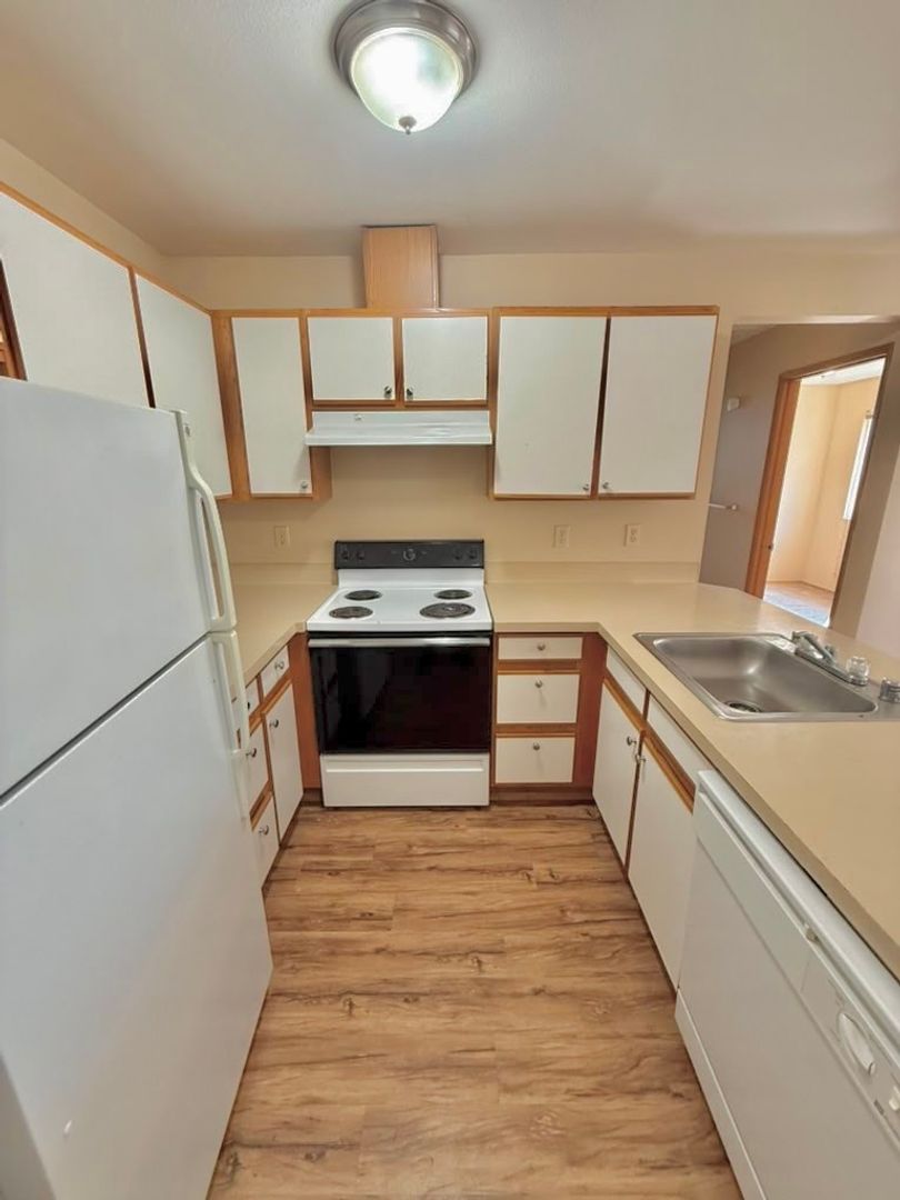 4236 TM Montlake Villas LLC 6 of 12