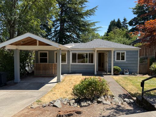 2 weeks Free Rent at Beautiful Maple Leaf Rambler next to Elementary school – photo 1