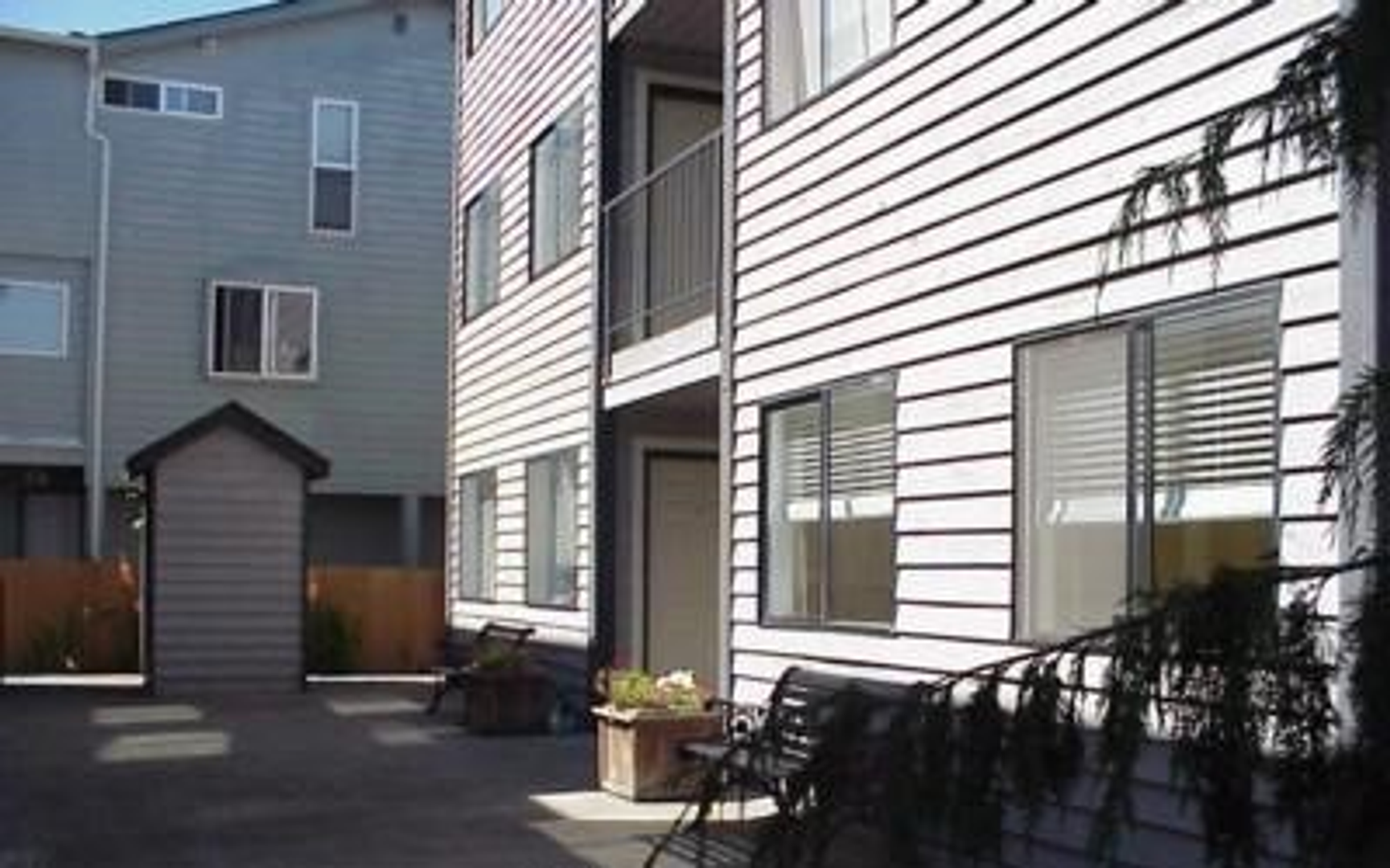 Seattle Condo: 734 N 94th St