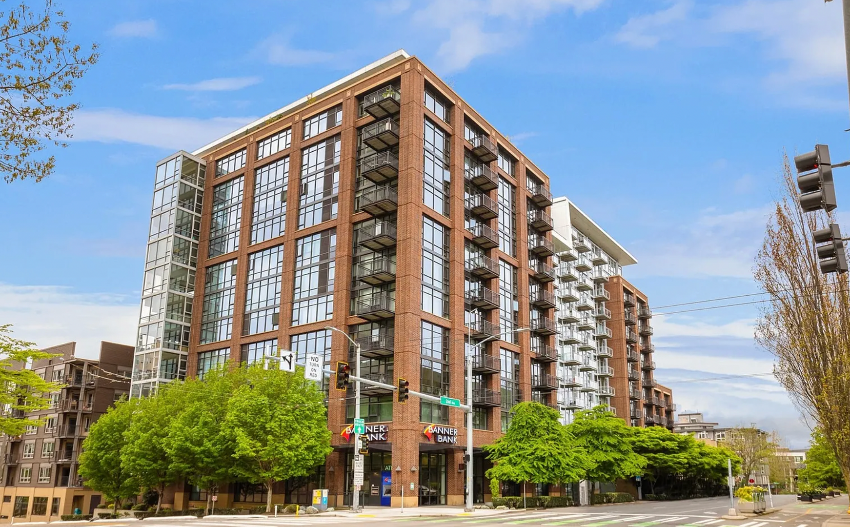 Modern 1BR Belltown Condo with Balcony, Concierge & Space Needle Views