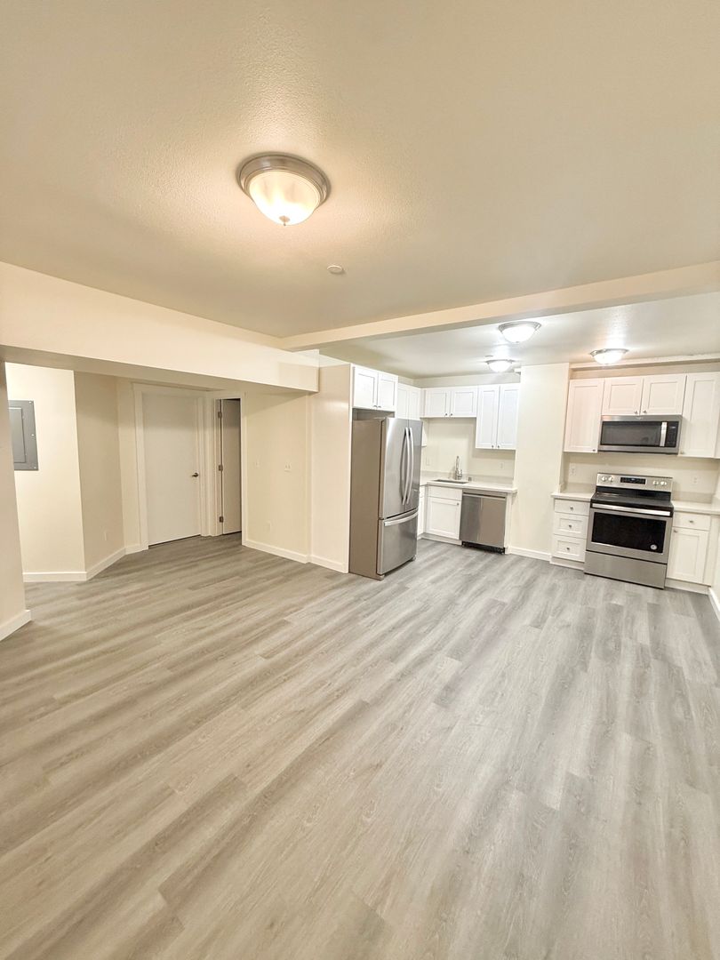 U-District Gem – Husky Villas Unit 10 at 4259 8th Ave NE 3 of 12