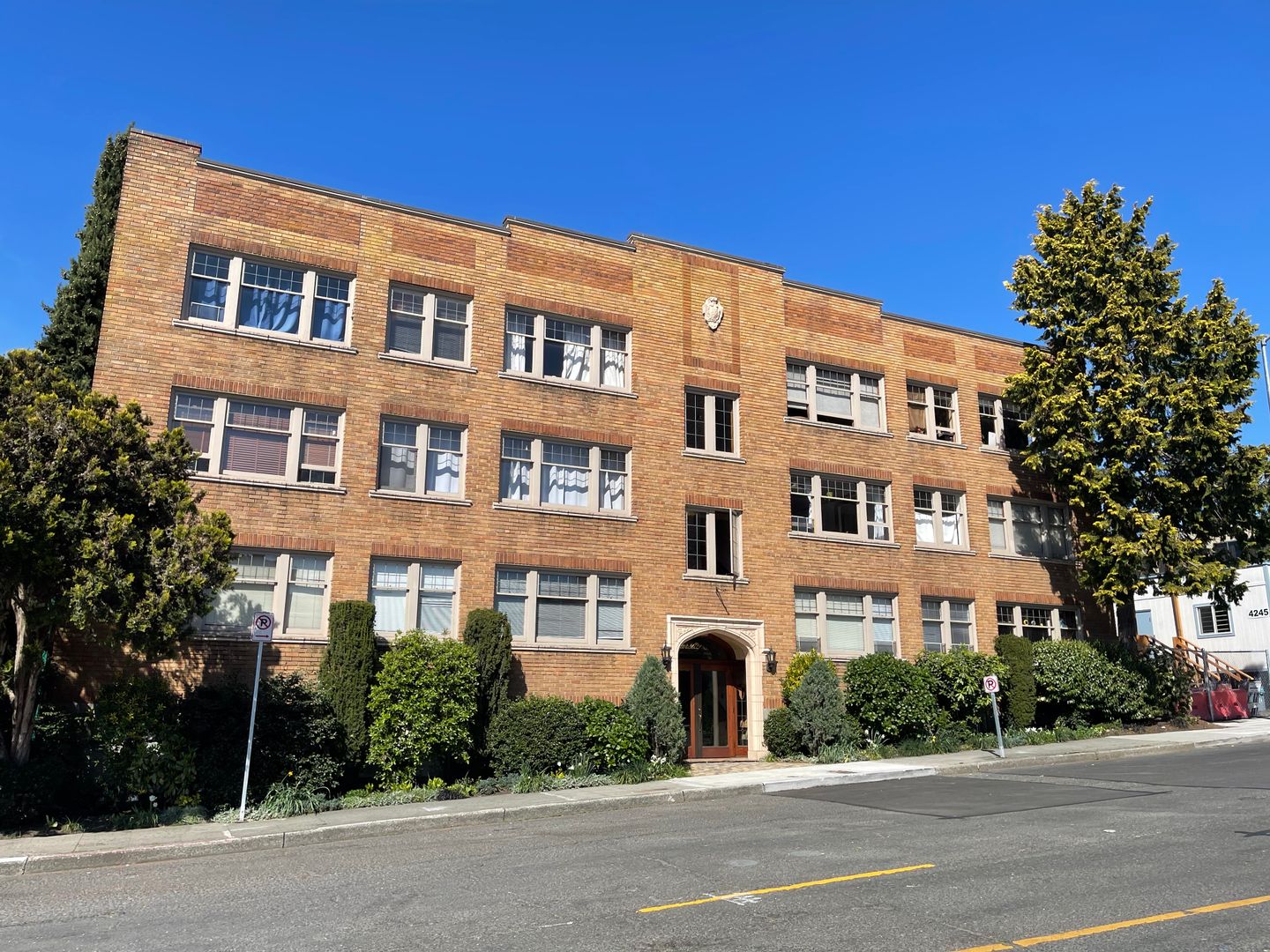 Seattle Condo: 4235 Brooklyn Ave Unit 101