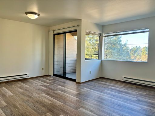 North City Apartment Available Now! Move in special: $500 off first months rent – photo 1