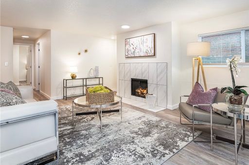 Light Filled Remodeled Condo w/ Secure Parking - Queen Anne – photo 1