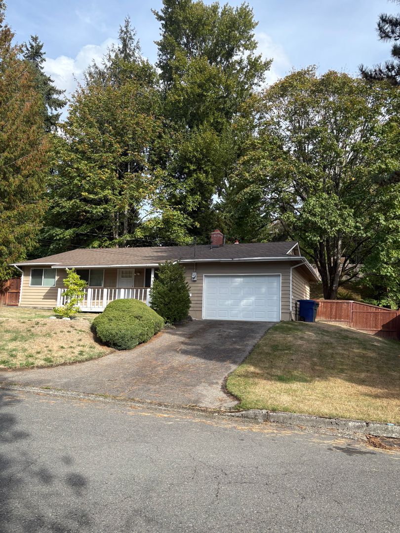 Bellevue House: 2426 137th Ave SE