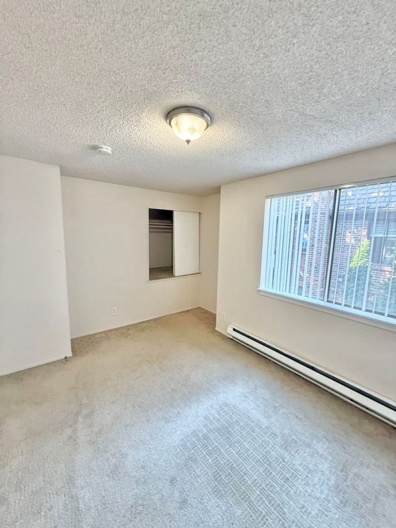 Comfortable Seattle Apartment in the Heart of the U-District 9 of 12