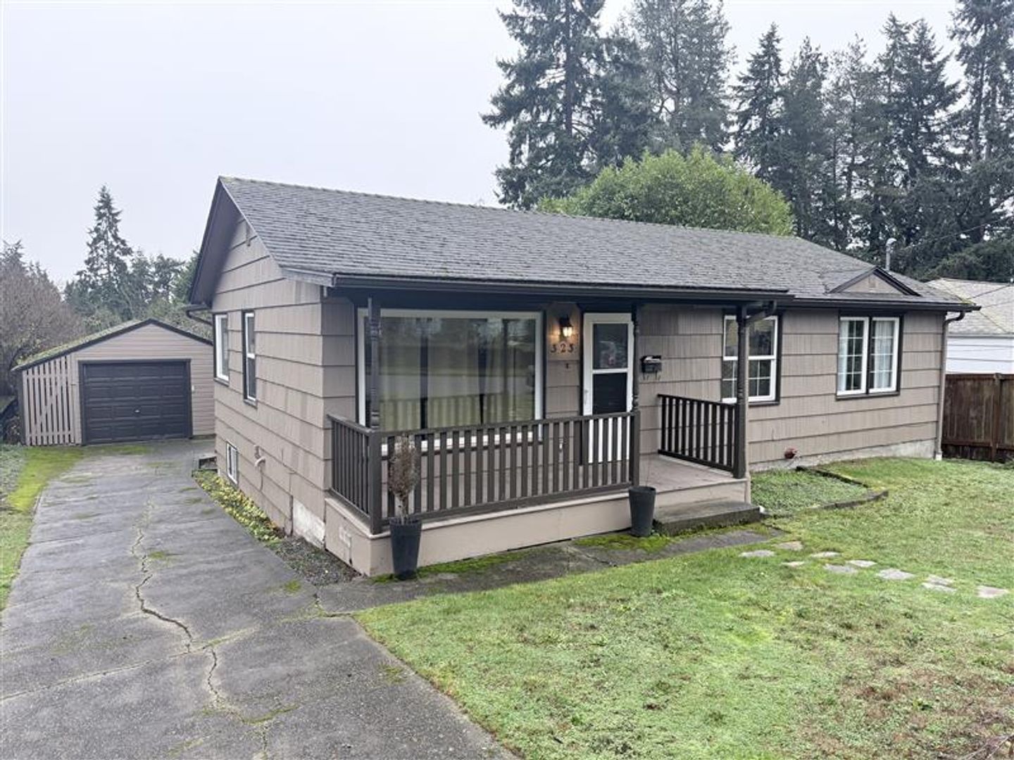 Shoreline Apartment: 323 NE 158th St.