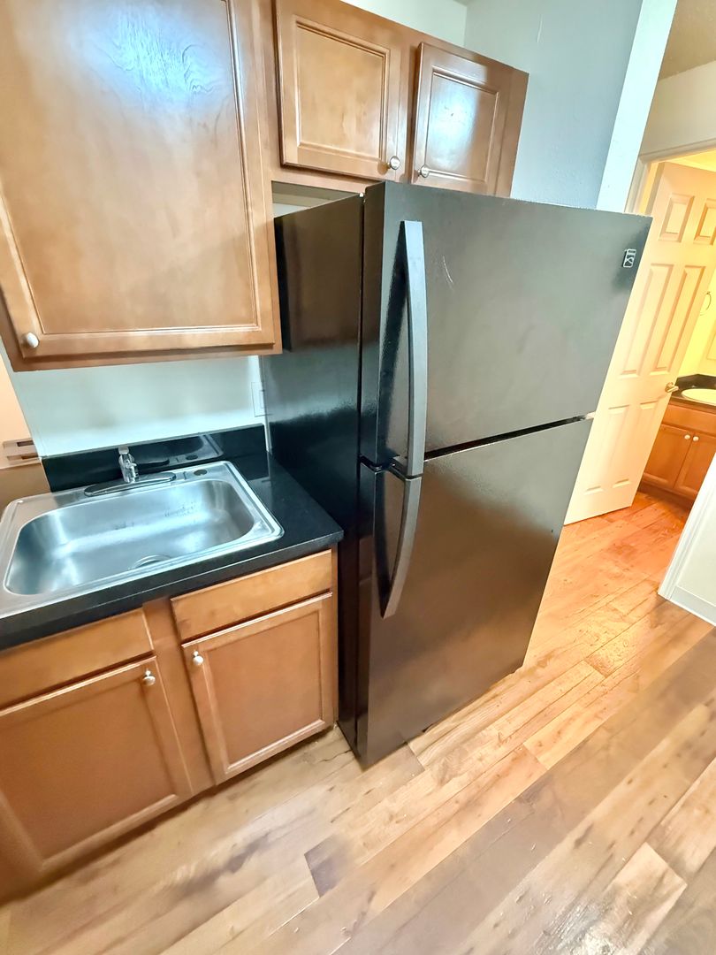 Spacious 2-Bedroom U-District Apartment | Tour Today! 5 of 12