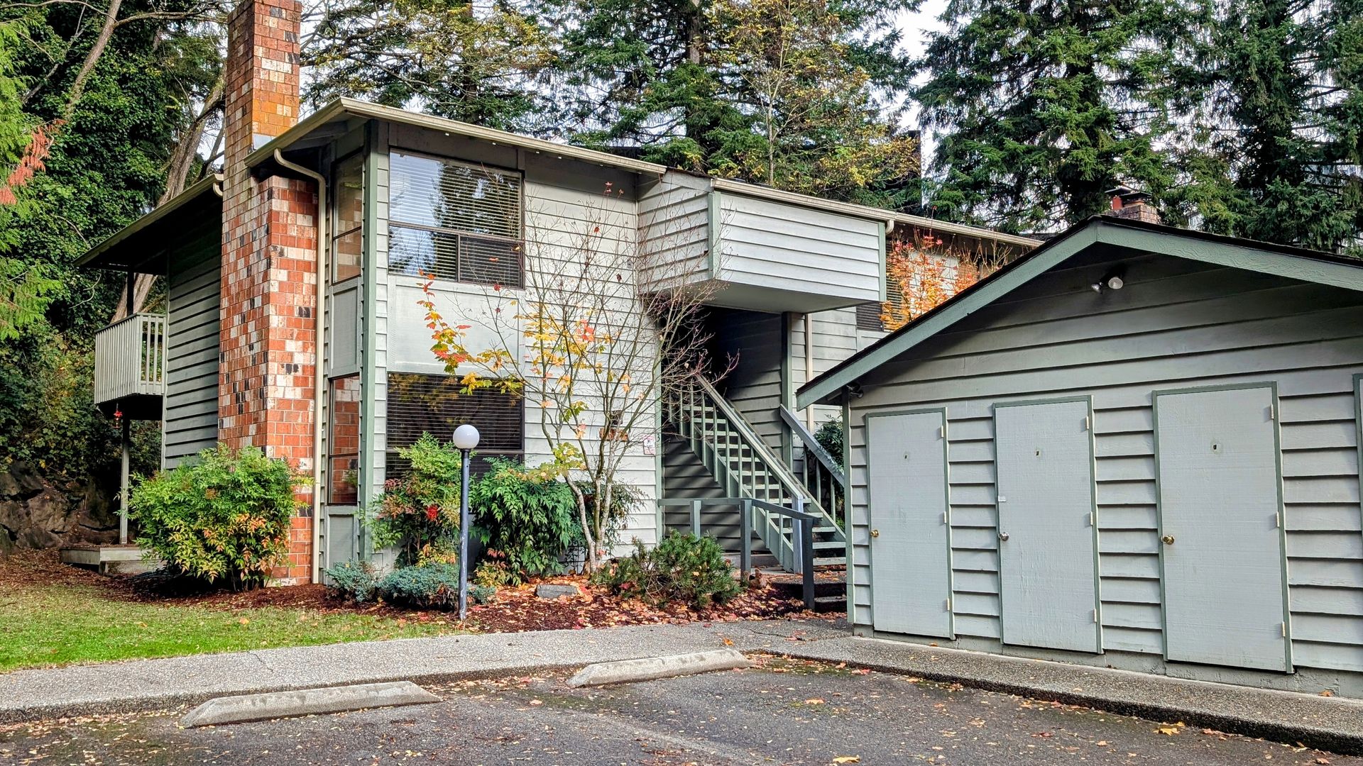 Shoreline Townhome: 1627 NE 199th Pl