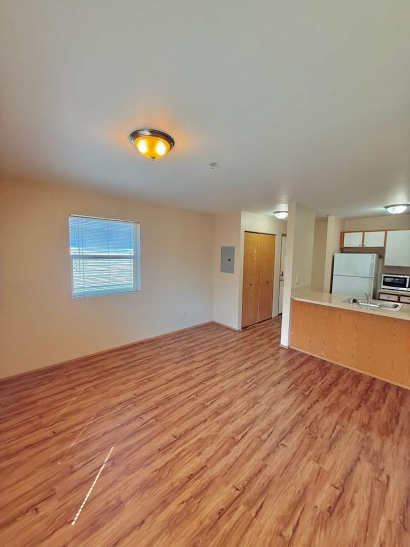4236 TM Montlake Villas LLC 3 of 12