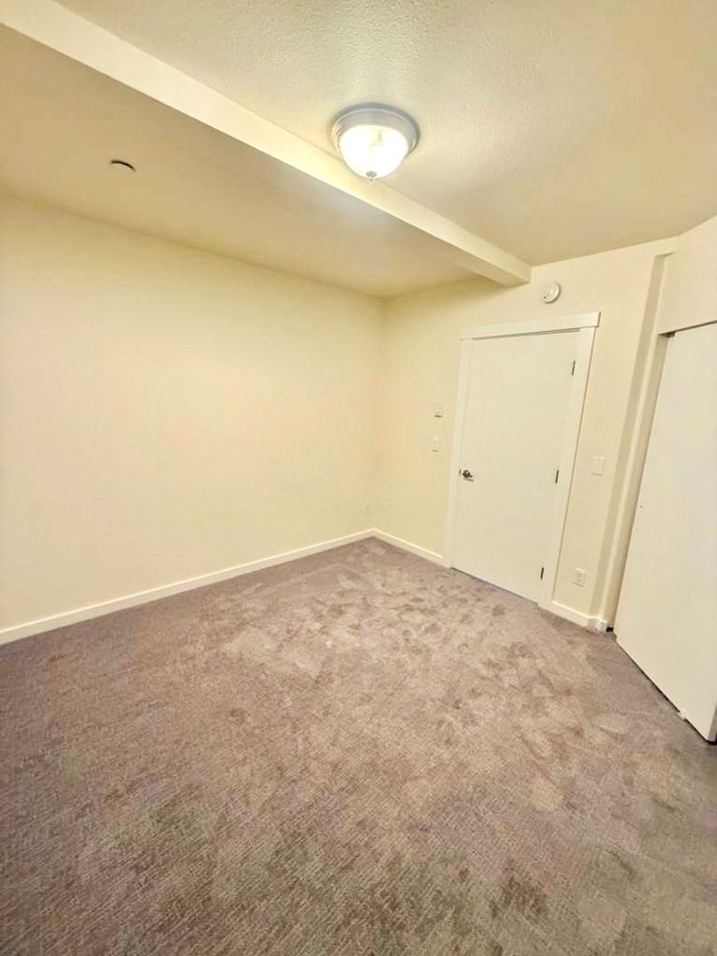 U-District Gem – Husky Villas Unit 10 at 4259 8th Ave NE 10 of 12
