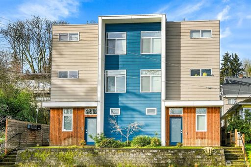 8BR Ravenna Home Steps from UW – Ideal for Groups! – photo 1