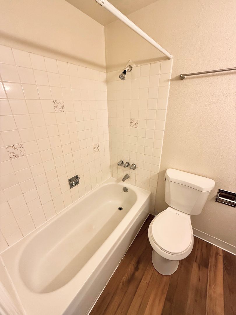 Comfortable Seattle Apartment in the Heart of the U-District 12 of 12