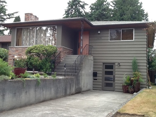Classic Mid-Century, Great Neighborhood, Fully Fenced Yard – photo 1