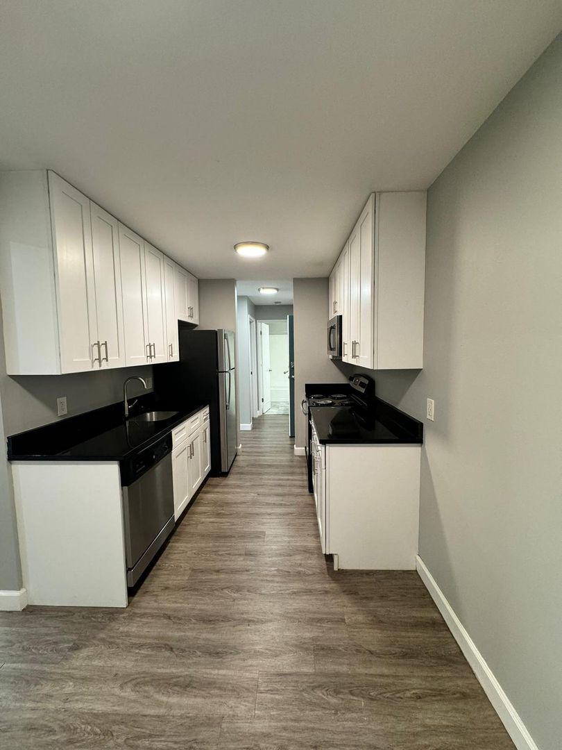 Stratford Apartment: 490-498 Sherwood Place