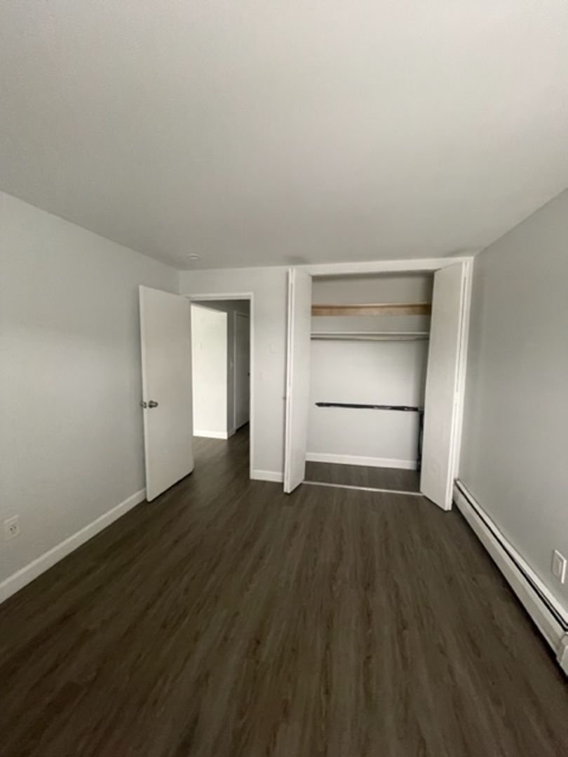 Avon Apt's 5 of 5
