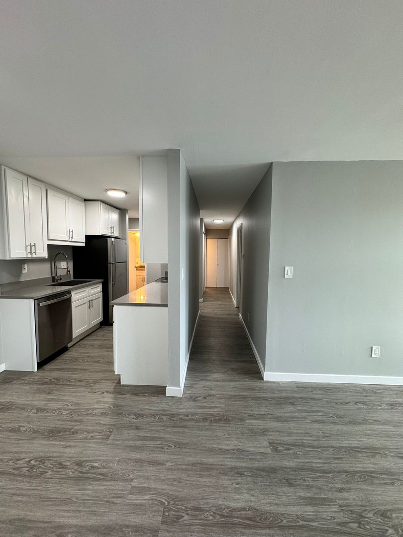 Stratford Apartment: 490-498 Sherwood Place