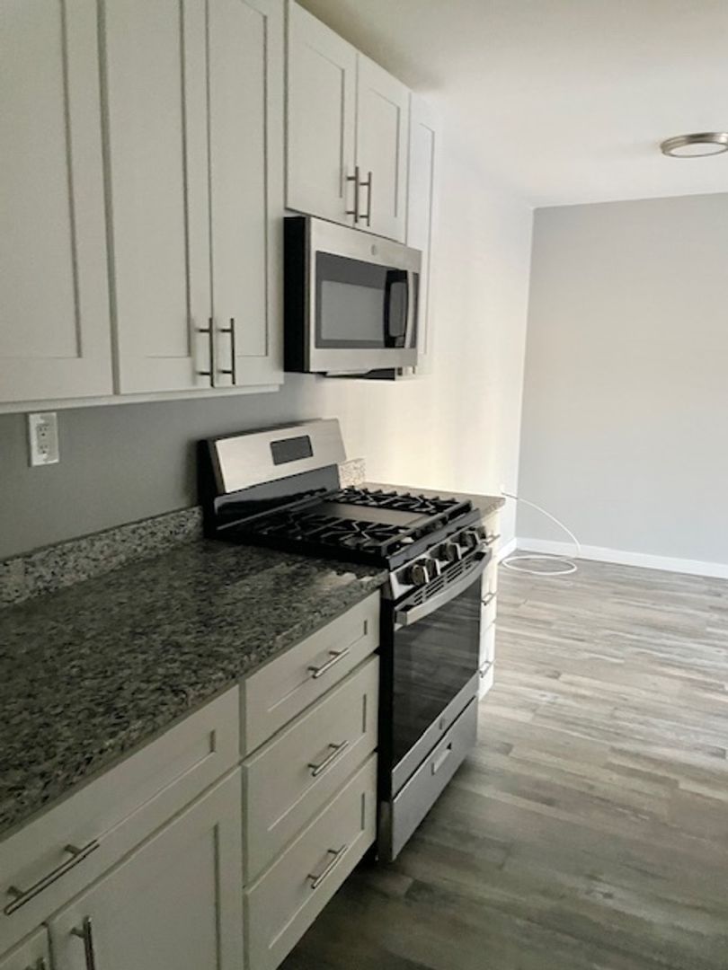 Stratford Apartment: 490-498 Sherwood Place