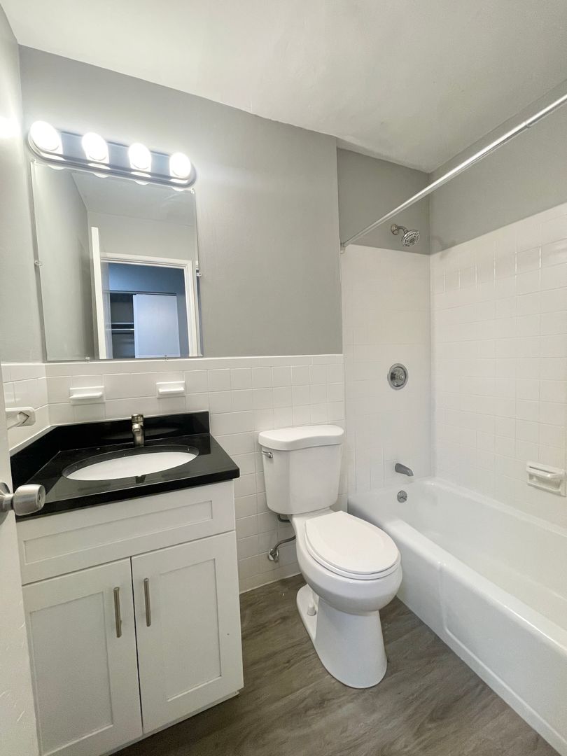 Sherwood Square Apartments 10 of 12