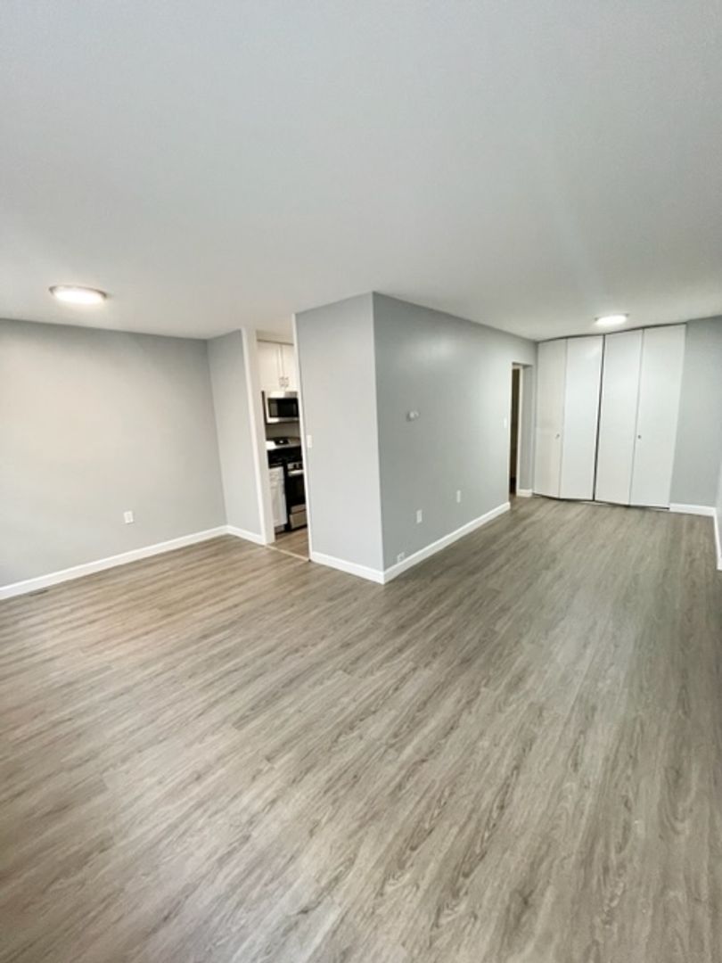 Stratford Apartment: 490-498 Sherwood Place