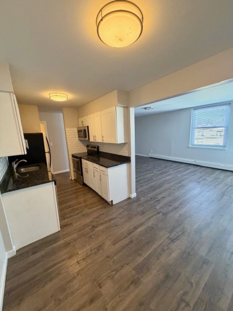 Stratford Apartment: 490-498 Sherwood Place