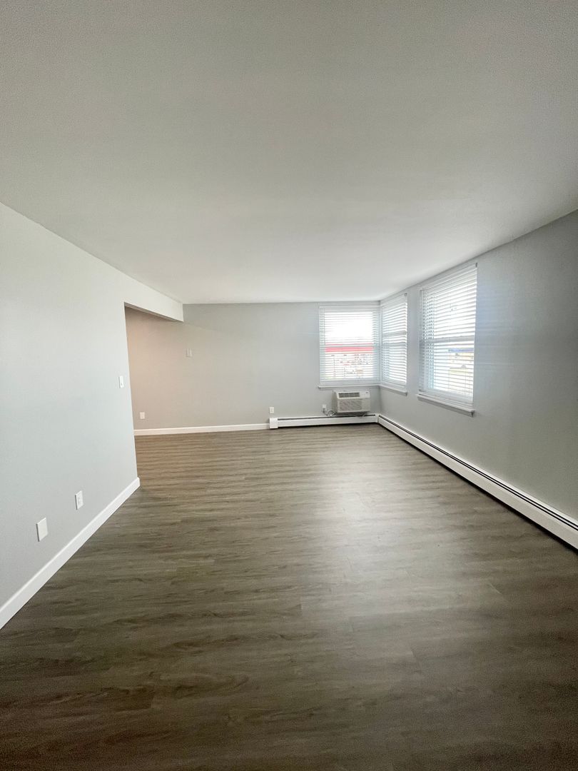 Sherwood Square Apartments 6 of 12