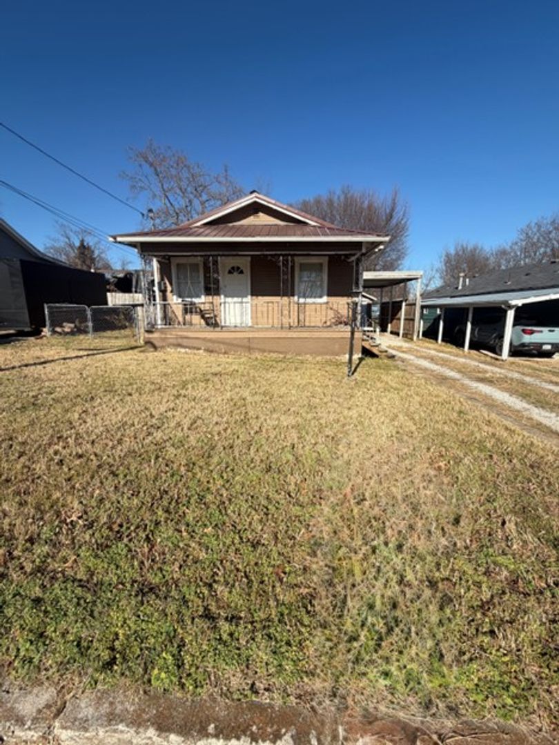 Springfield House: 1807 W Lincoln St