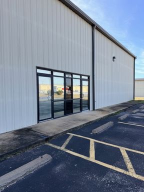 Industrial commercial building – photo 1