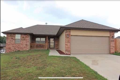 3 Bed, 2 Bath, 2 Car Garage Home – photo 1
