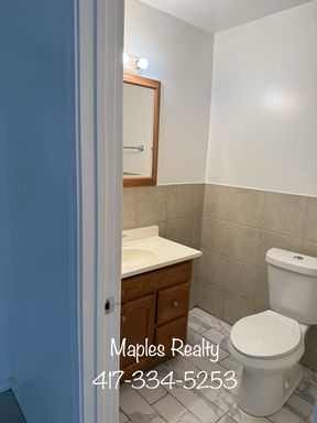 1 bedroom, 1 bathroom apartment in Rockaway Beach ~ utilities included – photo 1