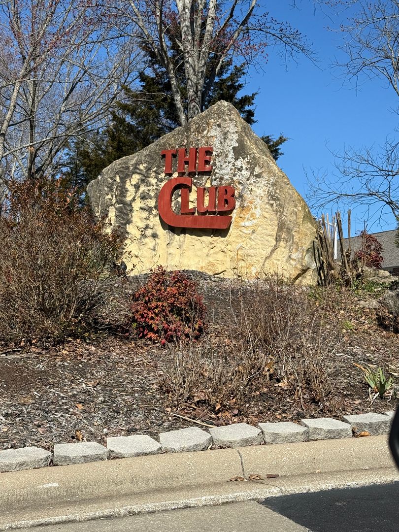 Branson Condo: 200 Golf View Drive D-11