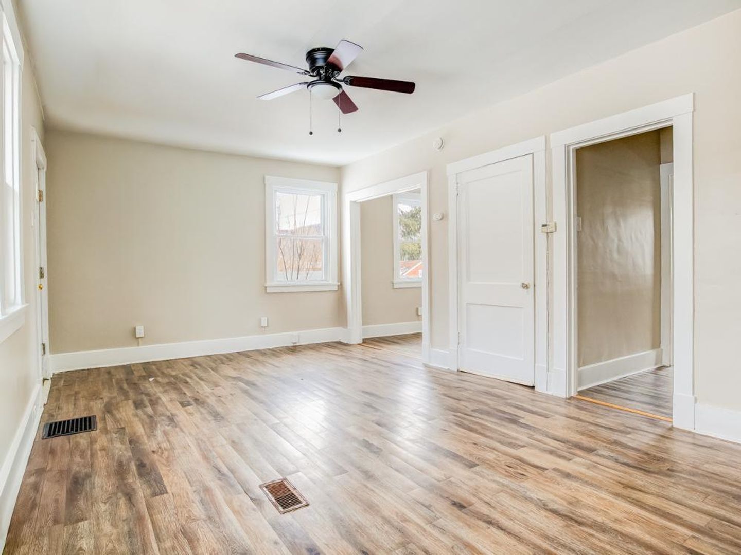 Beaver Falls Apartment: 1204 - 1206 5th Ave