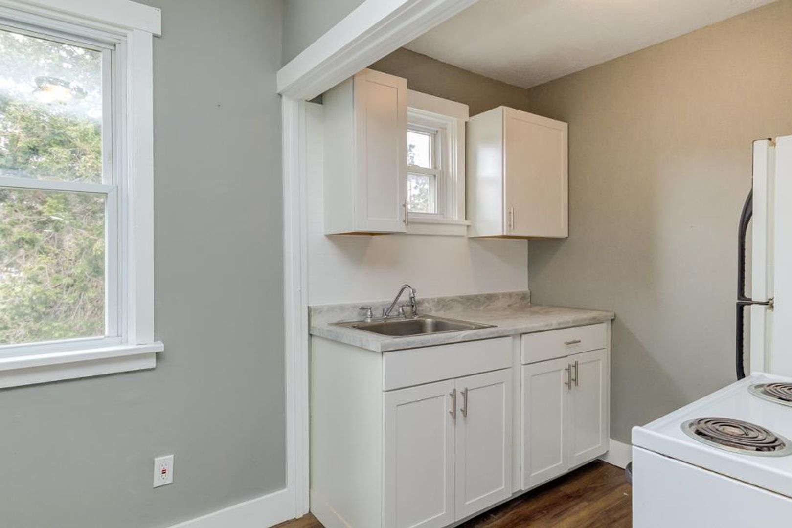 Beaver Falls Apartment: 2319 7th Ave