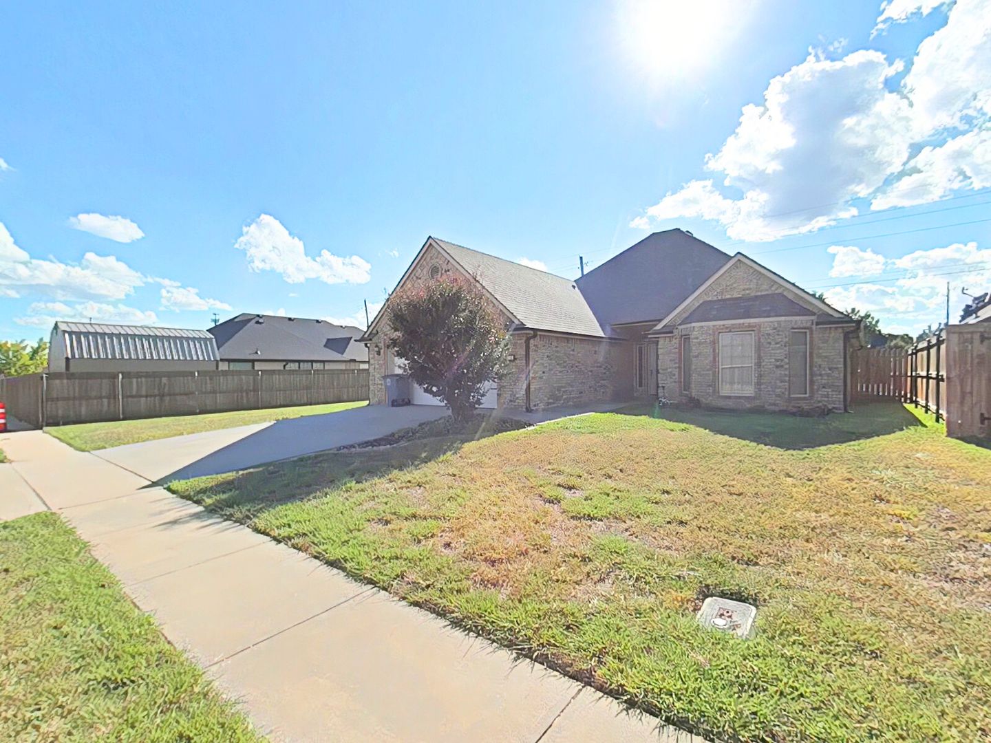 Lawton House: 319 SW Coral Ave