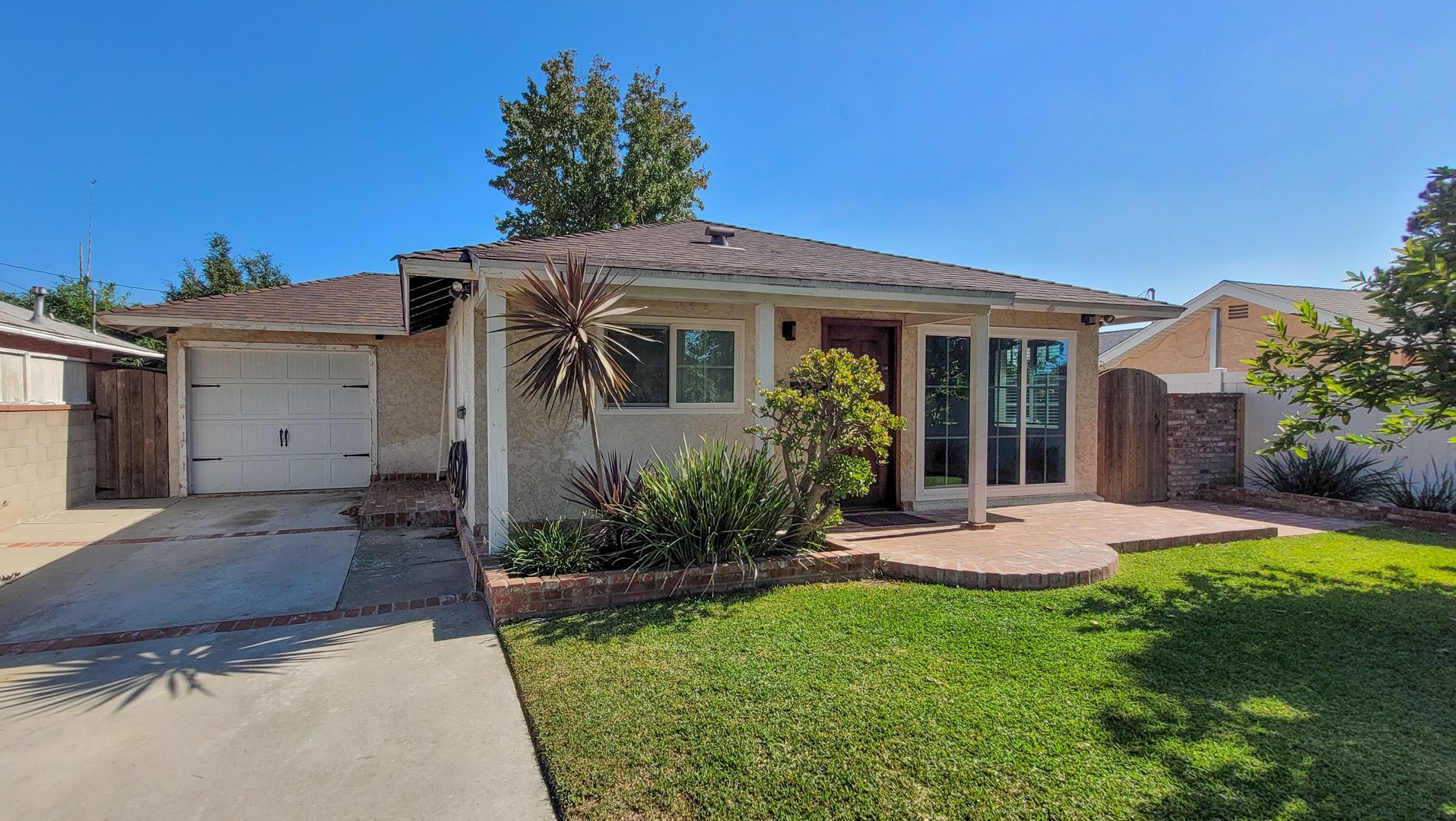 Downey House: 11548 Richeon Ave