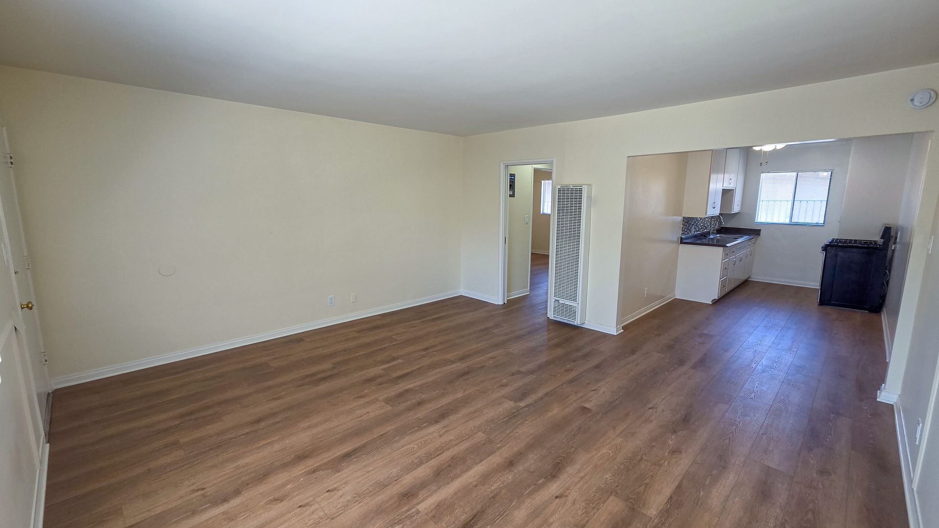 Whittier Apartment: 5857 Comstock Ave