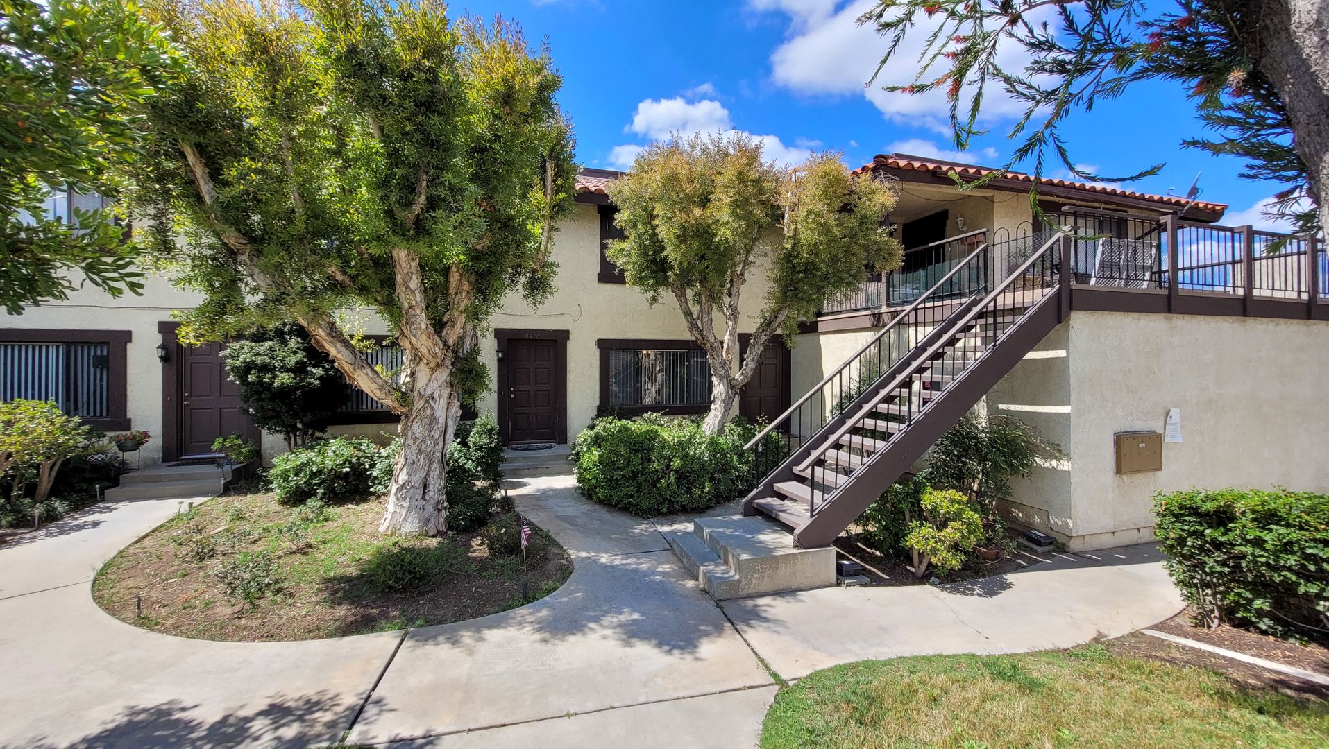 La Habra Apartment: 841 N. Stonewood St