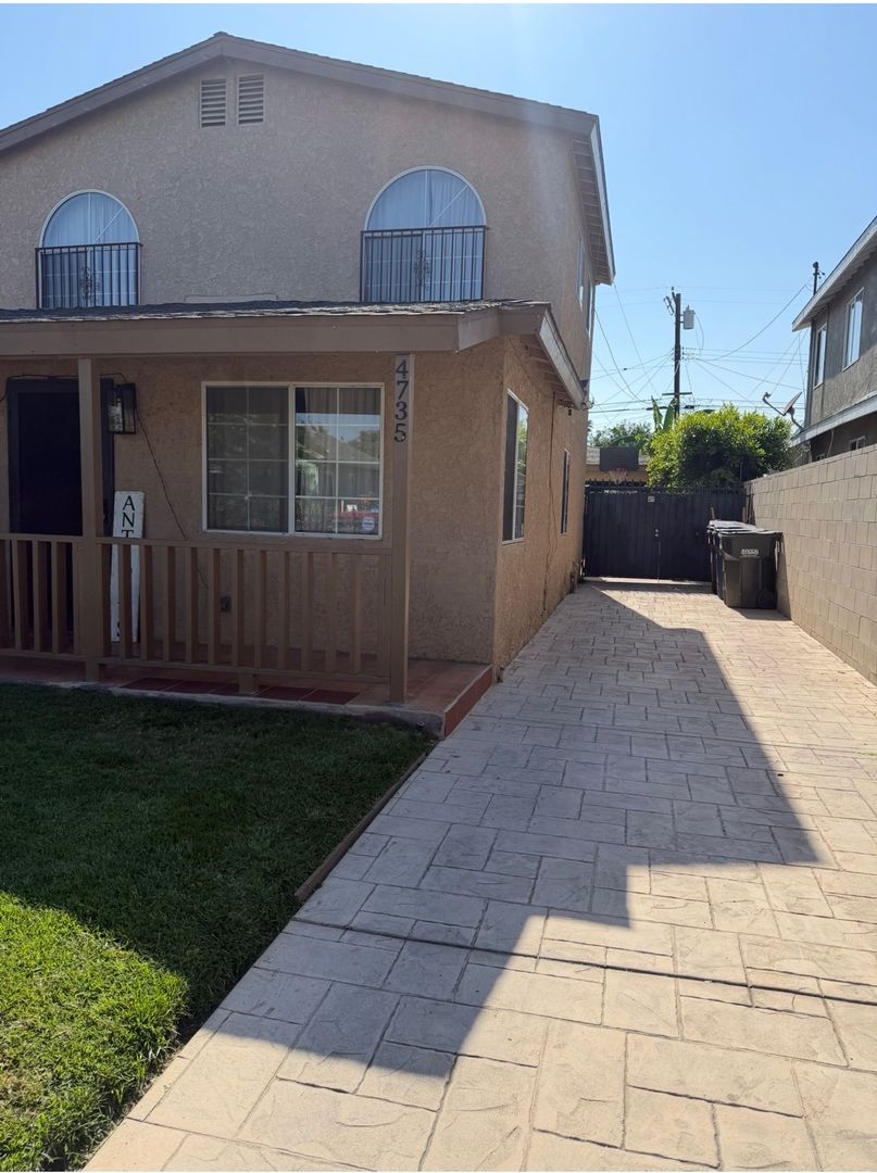 Pico Rivera House: 4735 Myrtle St