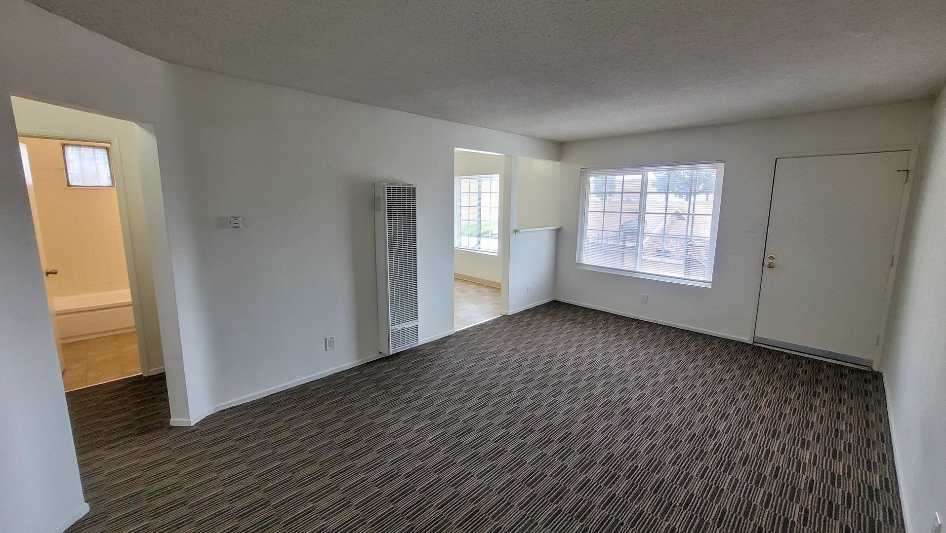 Bell Gardens Apartment: 8350 Eastern Ave