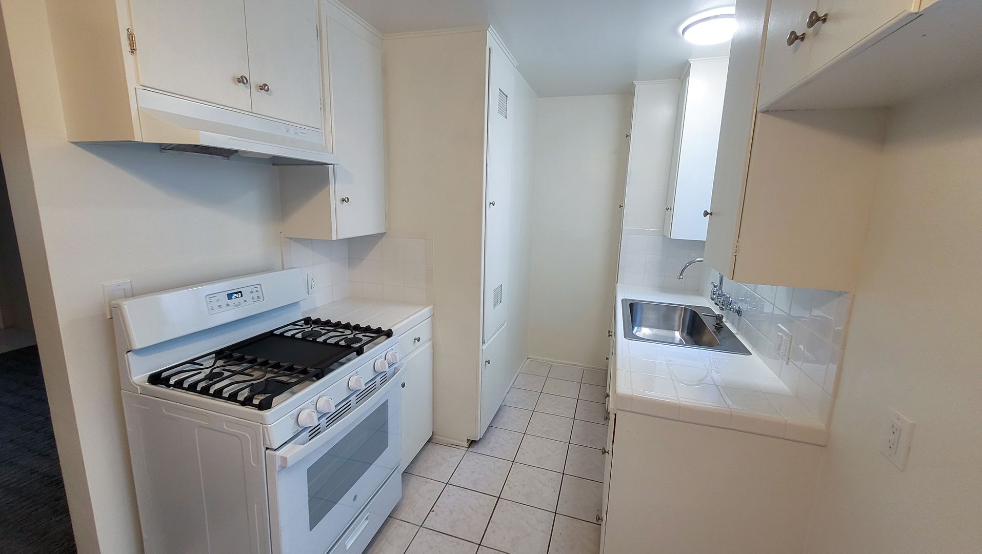 Whittier Apartment: 7712 Milton Ave.