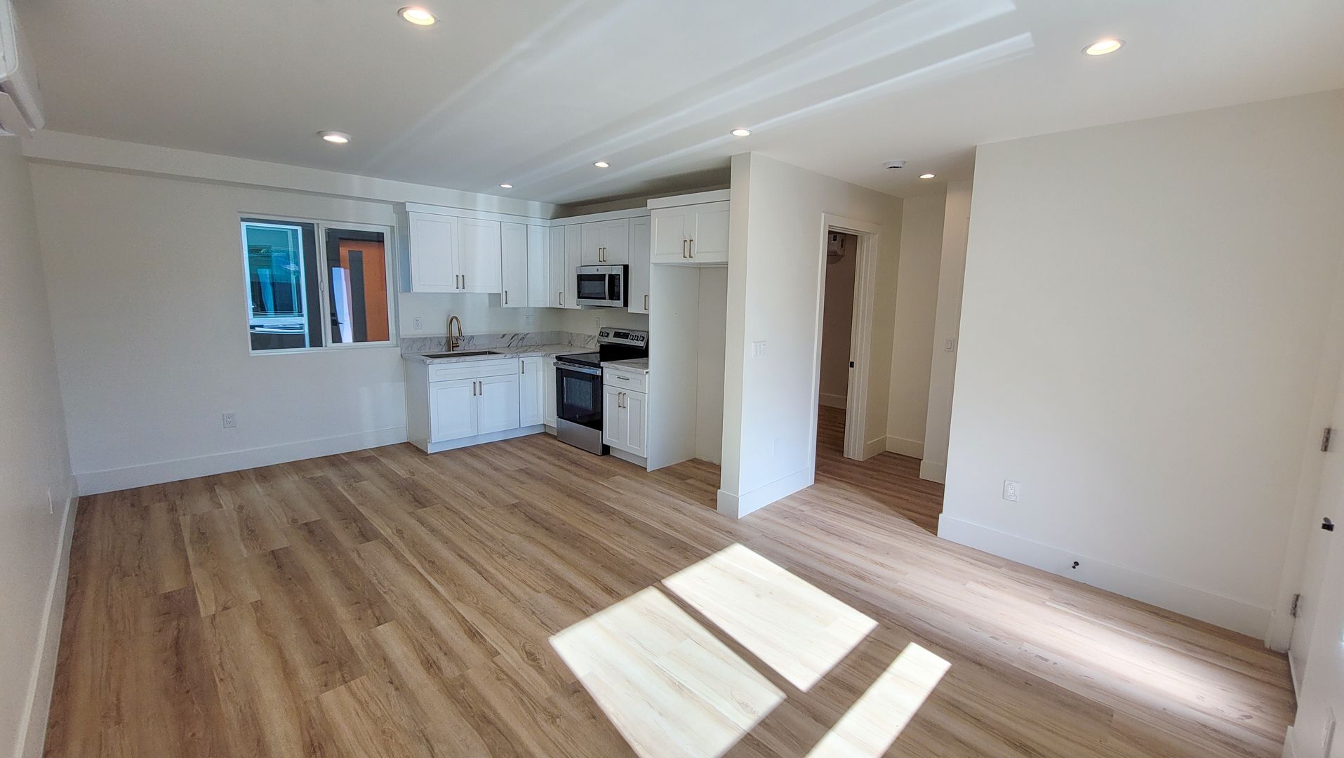 Bell Gardens Apartment: 5822 Gage Ave