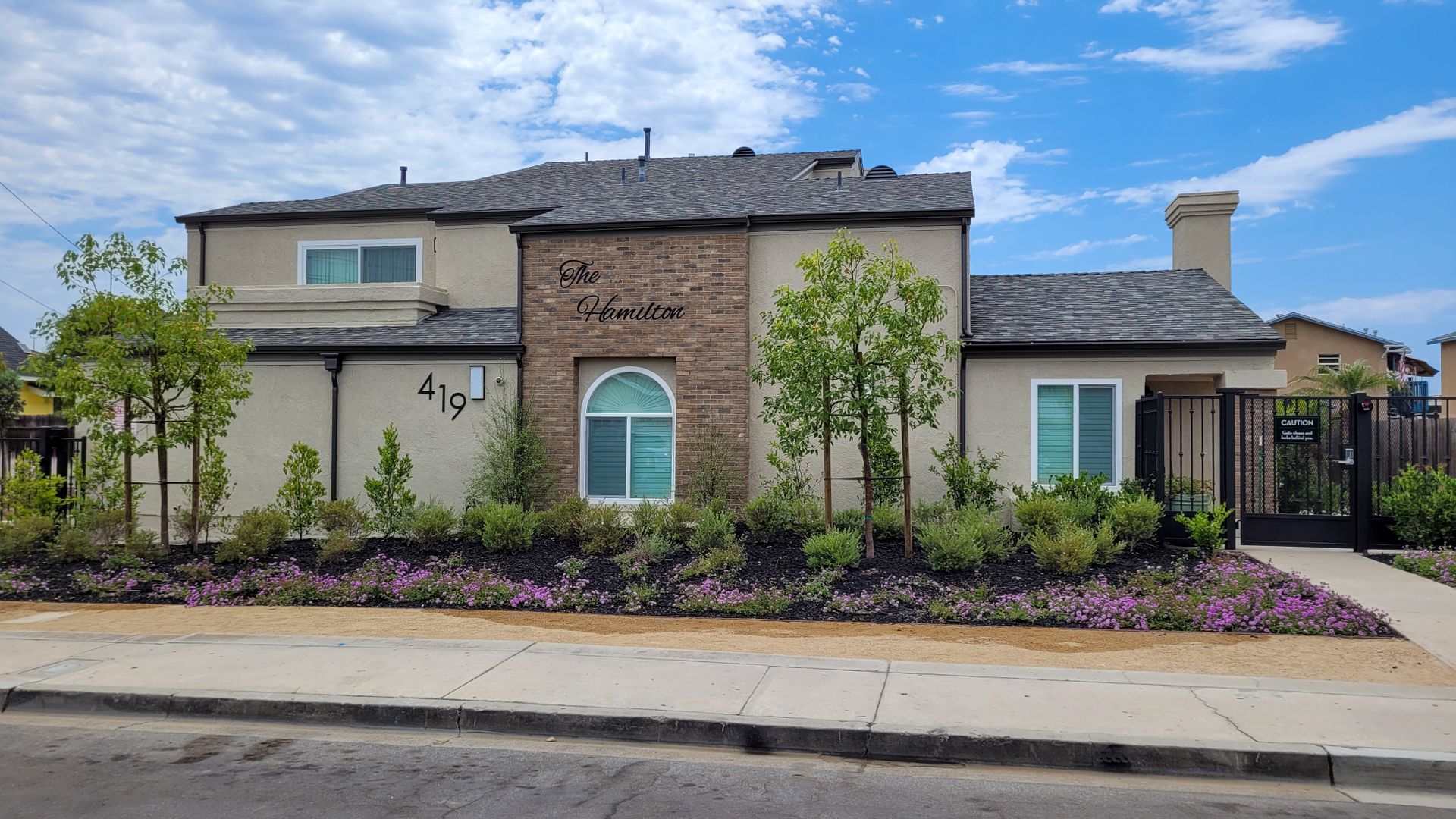 Costa Mesa Apartment: 419 Hamilton St