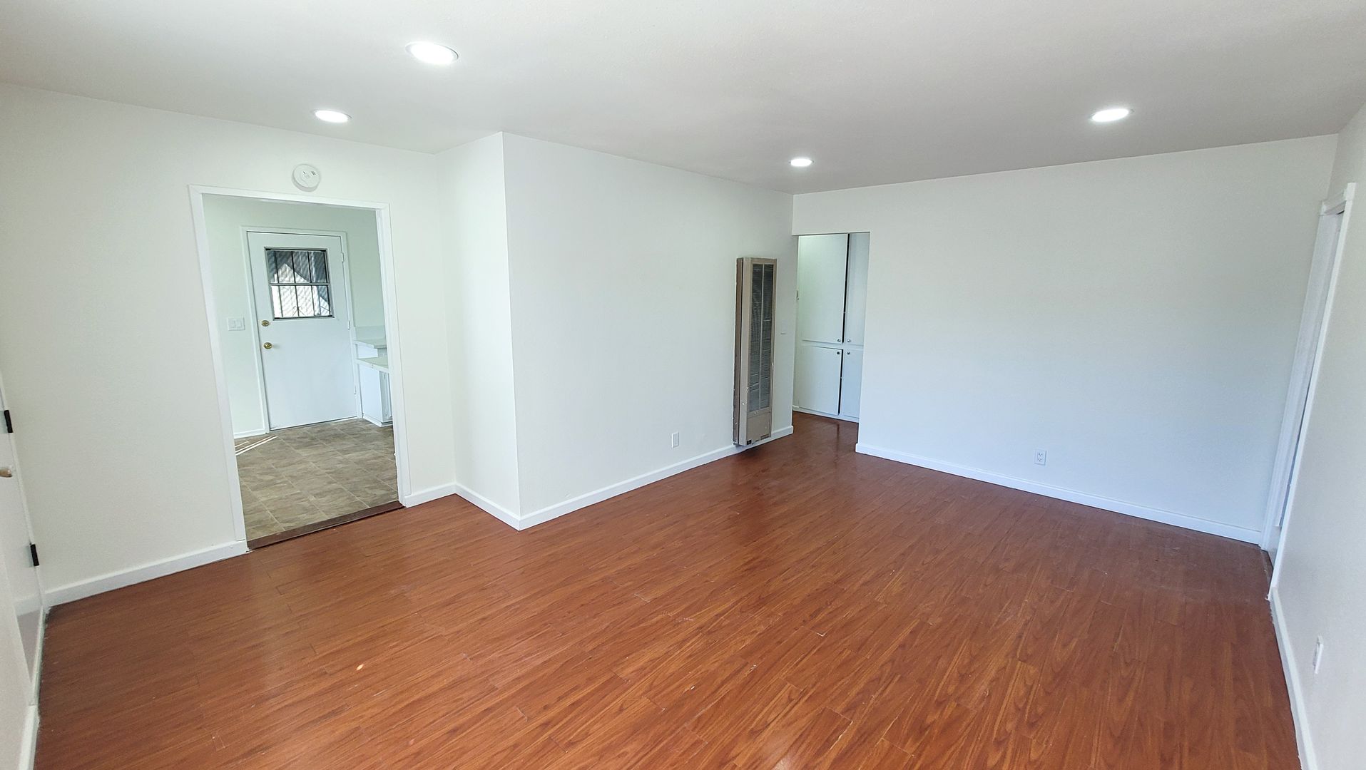 Cudahy Apartment: 5222 Live Oak St