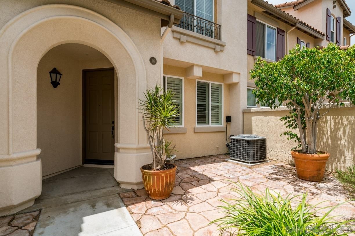 San Diego Townhome: 10428 Duxbury Lane #16