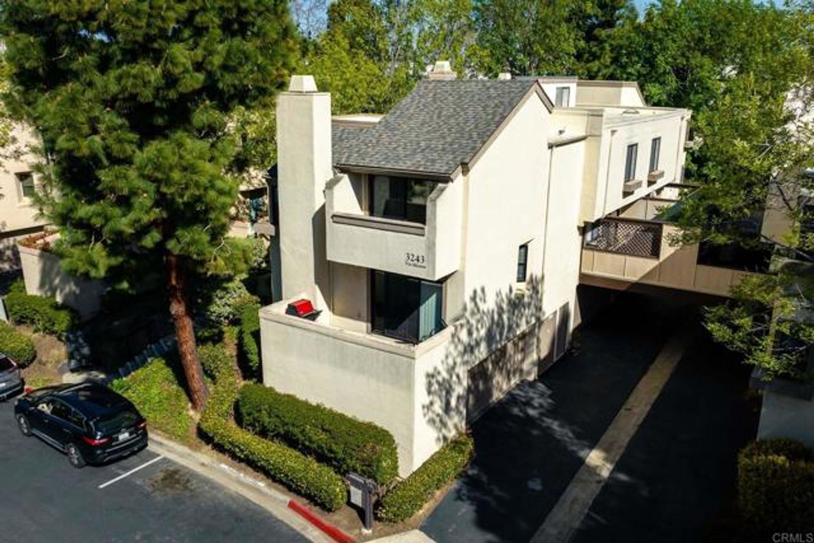La Jolla Townhome: 3243 Via Alicante