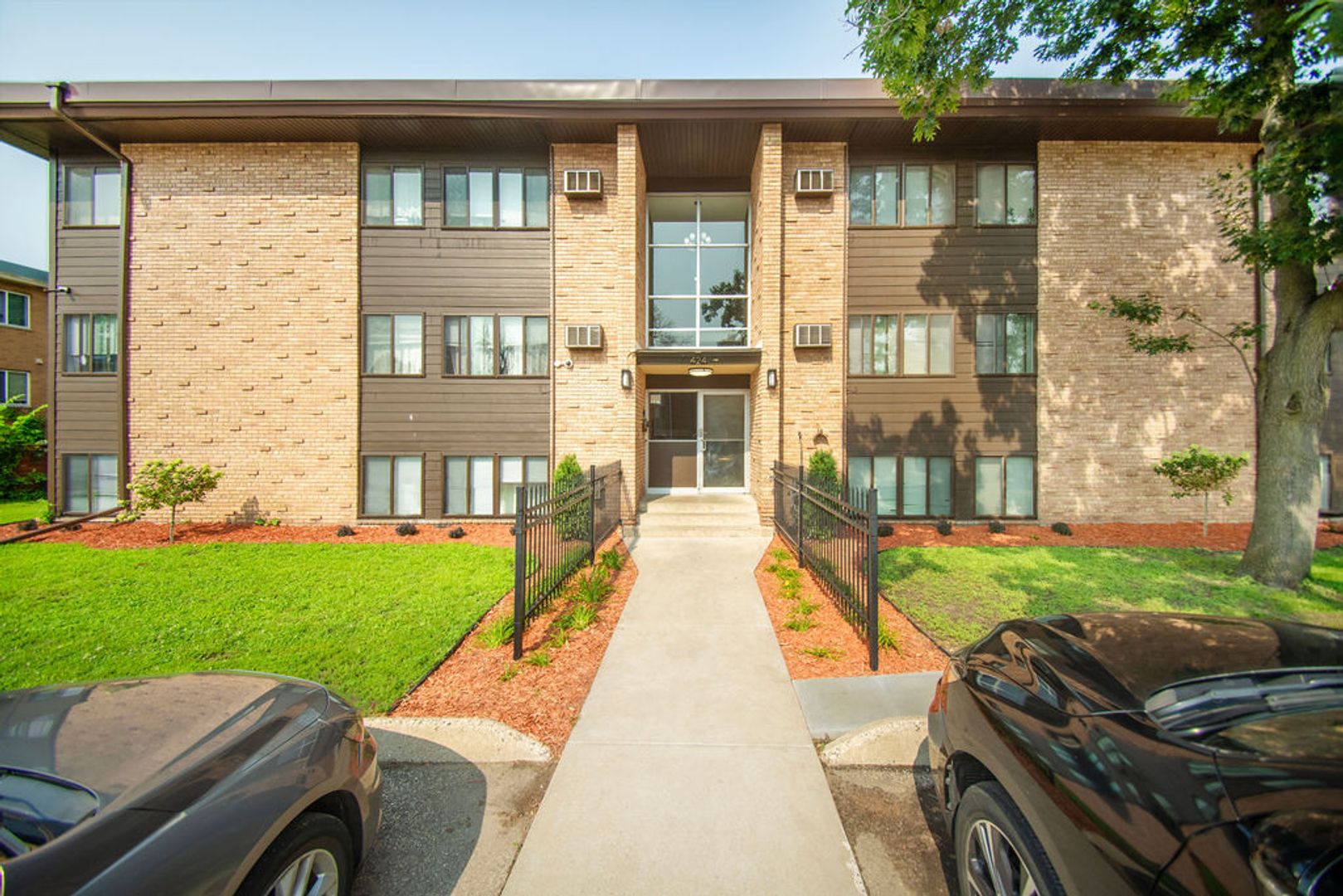 Richfield Apartment: 424 E 73rd St