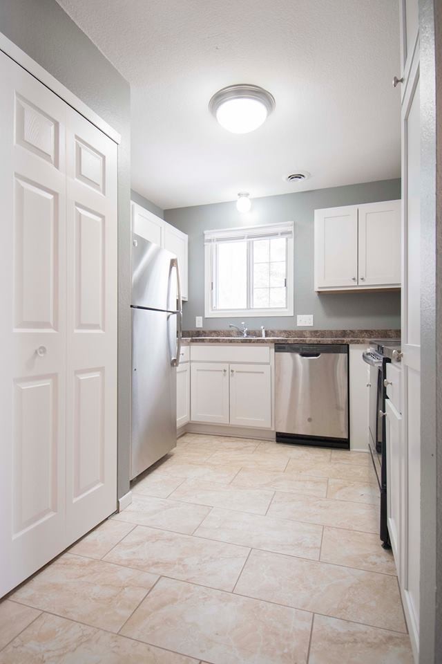 Plymouth Apartment: 4075 Lancaster Ln