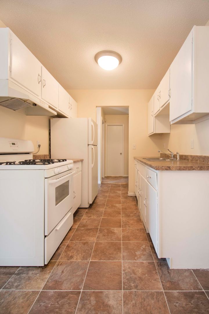 Excelsior Apartment: 840 3rd Avenue